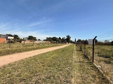 LOTE EN VENTA DE 382M2 EN BURZACO