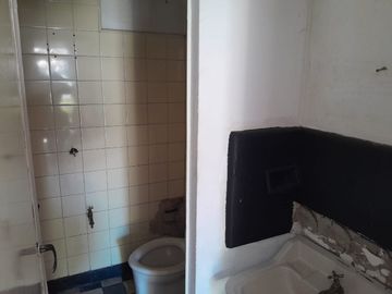 CASA MAS DOS DEPTOS EN VENTA  ISIDRO CASANOVA