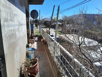 CASA MAS DOS DEPTOS EN VENTA  ISIDRO CASANOVA
