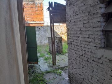 CASA MAS DOS DEPTOS EN VENTA  ISIDRO CASANOVA