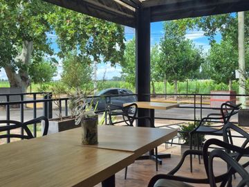 Alquiler local comercial Chacras de Coria