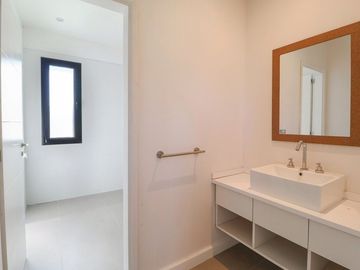 CASA EN VENTA 4 AMB FINANCIACION -LA ELINA LUJAN