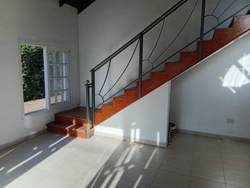 VENTA CASA MAPUCHE 8 AMB SOBRE TERRENO DE 650 MTS