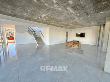 VENTA MONOAMBIENTE CHIC PILAR A ESTRENAR/FINANCIA