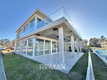 VENTA MONOAMBIENTE CHIC PILAR A ESTRENAR/FINANCIA