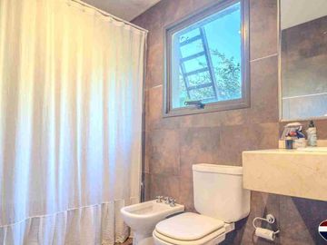 Venta Casa 5 amb. Habitat Pilar km 46 Panamericana