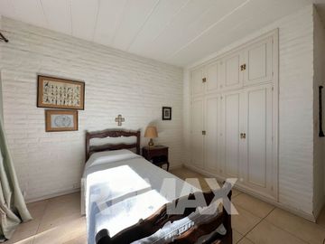 CASA EN VENTA CON PILETA, B CERRADO VILLA ROSA