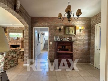 CASA EN VENTA CON PILETA, B CERRADO VILLA ROSA