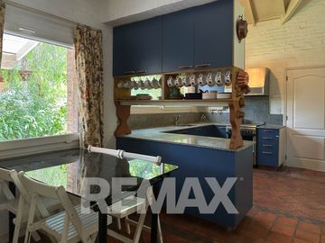 CASA EN VENTA CON PILETA, B CERRADO VILLA ROSA