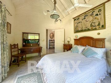 CASA EN VENTA CON PILETA, B CERRADO VILLA ROSA