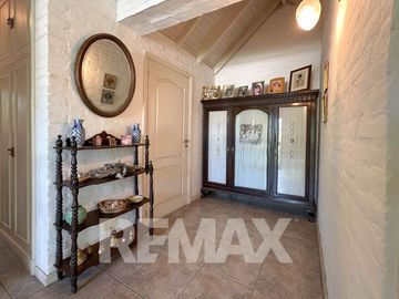 CASA EN VENTA CON PILETA, B CERRADO VILLA ROSA