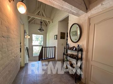 CASA EN VENTA CON PILETA, B CERRADO VILLA ROSA