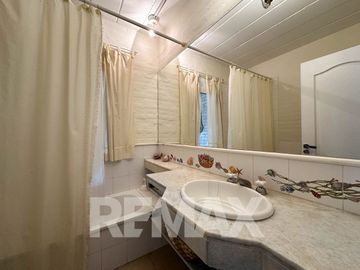 CASA EN VENTA CON PILETA, B CERRADO VILLA ROSA