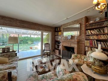CASA EN VENTA CON PILETA, B CERRADO VILLA ROSA