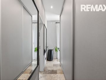 ALQUILER DE CASA 7 AMBIENTES EN AYRES DEL PILAR .