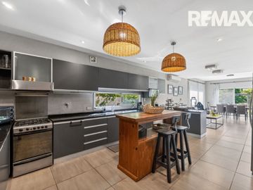 VENTA CASA AYRES DE PILAR