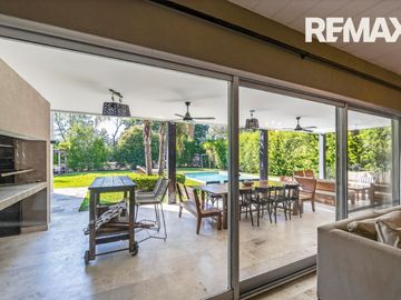 VENTA CASA AYRES DE PILAR