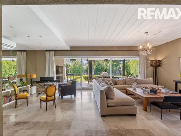VENTA CASA AYRES DE PILAR