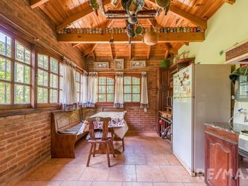 VENTA CASA 6 AMBIENTES CON PILETA EL REMANSO