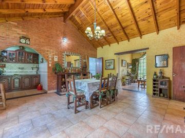 VENTA CASA 6 AMBIENTES CON PILETA EL REMANSO
