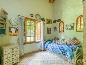 VENTA CASA 6 AMBIENTES CON PILETA EL REMANSO