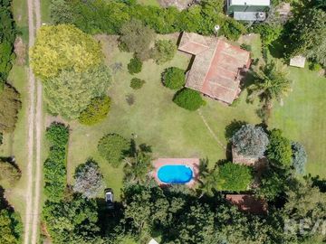 VENTA CASA 6 AMBIENTES CON PILETA EL REMANSO