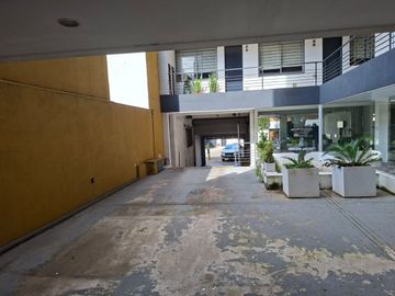 VENTA COCHERA EN ARROYITO
