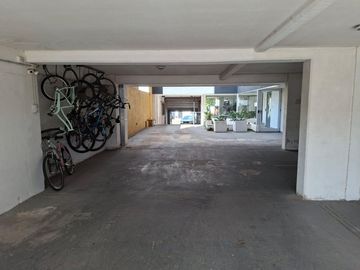 VENTA COCHERA EN ARROYITO
