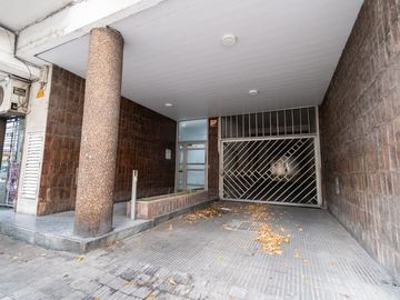 DEPARTAMENTO 2 DORMITORIOS CON COCHERA CENTRO