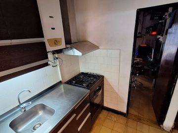 CASA EN VENTA 2 DORMITORIOS CON COCHERA