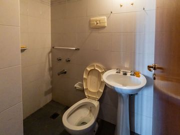DEPARTAMENTO EN VENTA 3 DORMITORIOS COCHERA CENTRO