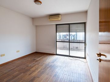 DEPARTAMENTO EN VENTA 3 DORMITORIOS COCHERA CENTRO