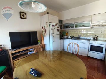 Venta casa 6 ambientes en J. L. Suarez garage