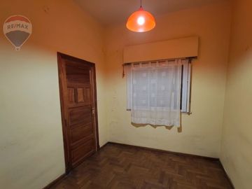 Venta casa 6 ambientes en J. L. Suarez garage