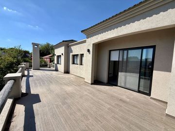 Casa VENTA pileta 6 ambientes B. Bermudas Pilar