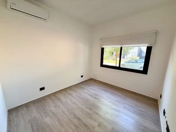 Casa VENTA pileta 6 ambientes B. Bermudas Pilar