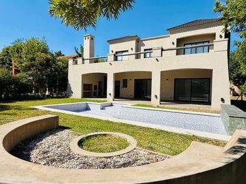 Casa VENTA pileta 6 ambientes B. Bermudas Pilar