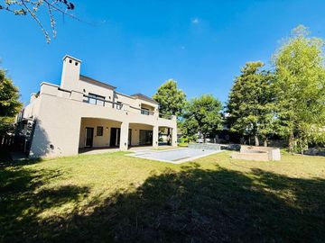Casa VENTA pileta 6 ambientes B. Bermudas Pilar