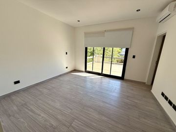 Casa VENTA pileta 6 ambientes B. Bermudas Pilar
