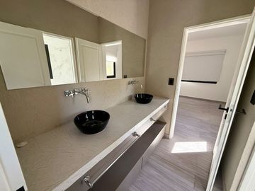 Casa VENTA pileta 6 ambientes B. Bermudas Pilar