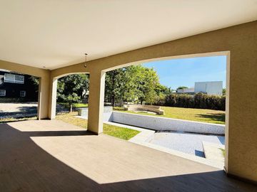 Casa VENTA pileta 6 ambientes B. Bermudas Pilar