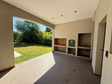 Casa VENTA pileta 6 ambientes B. Bermudas Pilar