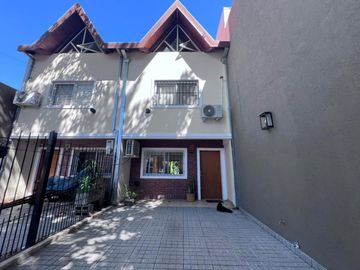 VENTA DUPLEX 3 AMBIENTES + PLAY Y COCHERA VICTORIA