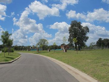 Lote en Venta Barrio Santa Lucía - Pilar del Este