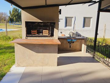 Casa en venta con pileta en San Matias amueblada
