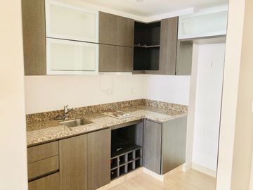 Alq ofic Recoleta Mono divisible edif Premium Seg
