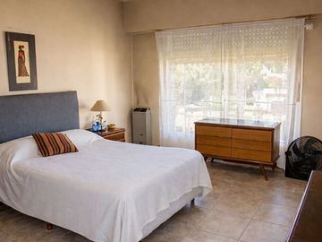Venta casa de 4 ambientes en dos plantas
