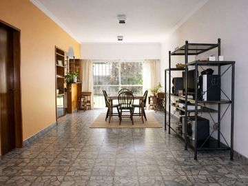 Venta casa de 4 ambientes en dos plantas