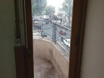 VENTA PH 2 AMBIENTES AL FRENTE, BALCON, TERRAZA