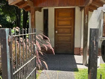 CASA EN VENTA CON PILETA, RANELAGH